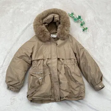 베이지 모즈 코트 퍼 부착 후드