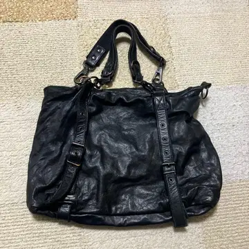 블랙 가죽 숄더백