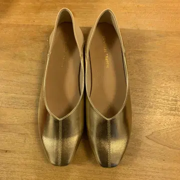 골드 플랫슈즈 합성 피혁