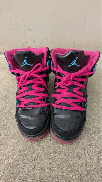 조던 블랙/핑크 하이컷 스니커즈