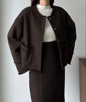 Louere 오벌 버튼 루즈 트위드 자켓 브라운