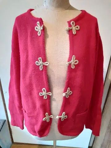 선명한 쇼킹 레드 핑크 가디건