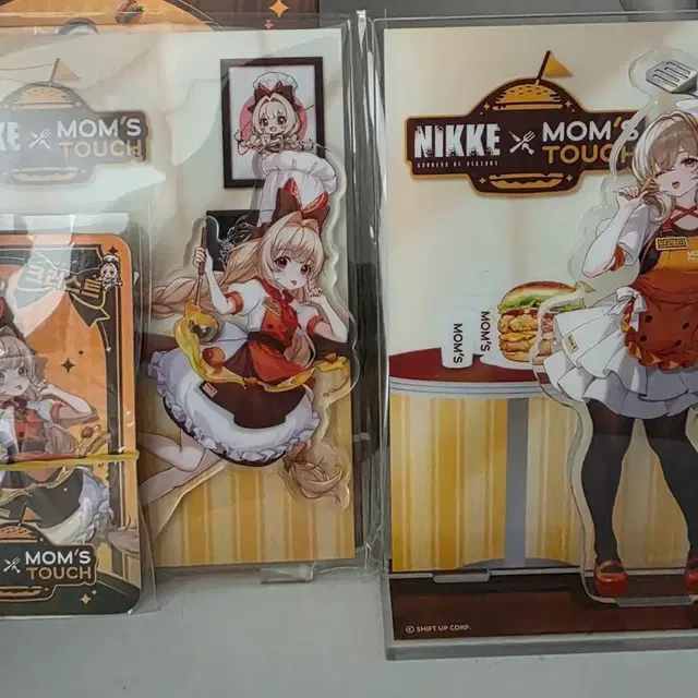 니케 맘스터치 아크릴 스탠드