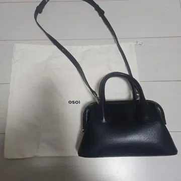OSOI 블랙 레더 숄더백 수납 가방 포함