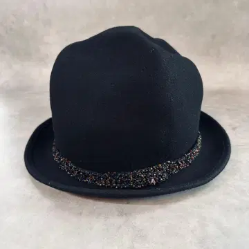 CA4LA SMILE JAPAN 비즈 울 햇 아카니시 진 착용