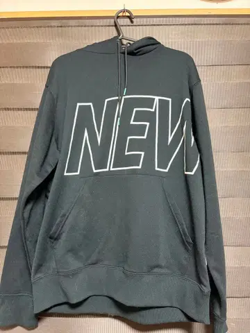 NEW ERA 블랙 후드티 L 사이즈