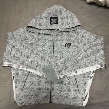 MASTER BUNNY EDITION 자켓 그레이