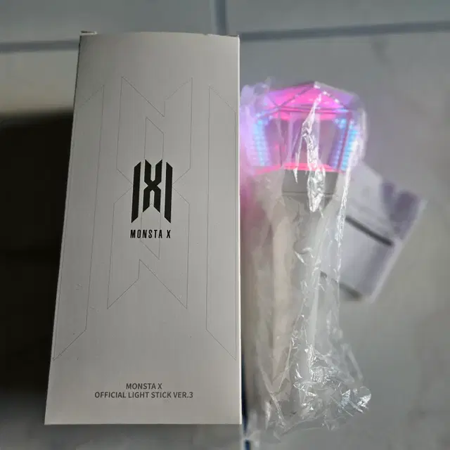 몬둥이, 몬뭉칭, 몬엑 앨범, 아이엠 굿즈 앨범, 8기 키트 판매 등