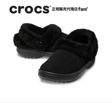 crocs 블랙 퍼(fur) 포함 클로그 샌들