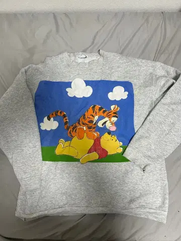 90s 구제 의류 USA제 티거와 푸우 맨투맨 빈티지 'Pooh'