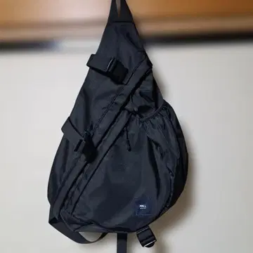 블랙 편측 숄더백 눈물형