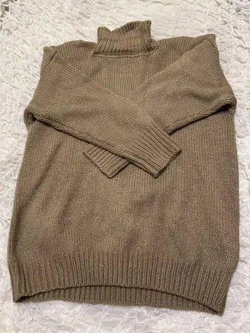 새상품 FREAK'S STORE 터틀넥 니트 베이지 심플