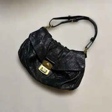 마크제이콥스 가죽 로고 엠보 백 블랙 Y2K