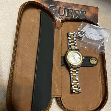 GUESS 아날로그 시계 골드/실버