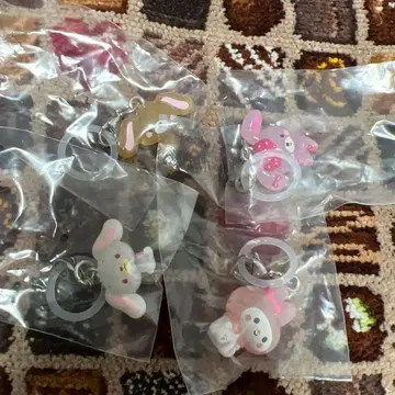 산리오 윳토메지루시 액세서리 가챠가챠 4개