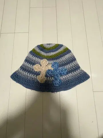 Y.A.R.N. 3D cross knit hat