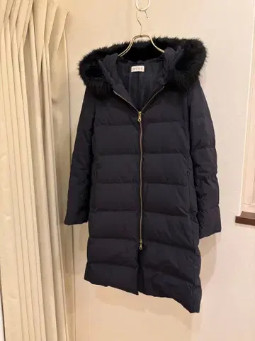 플라스테 네이비 다운 코트 퍼 롱