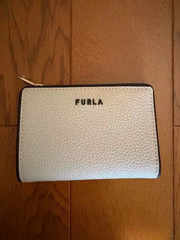 FURLA 접이식 지갑 화이트 정가 28600엔 미사용 새상품