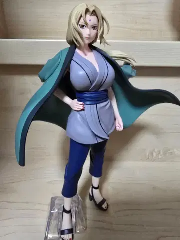 제일복권 나루토 전설의 3닌자 츠나데 피규어