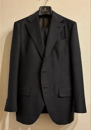 수트 시게아키나오이 구아벨로 원단