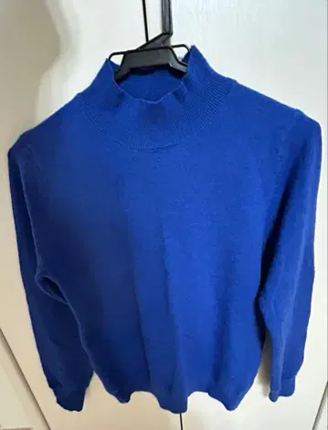 파랑 긴팔 니트 스웨터