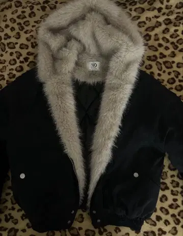 PC TOKYO 멀티 라인 퍼 자켓