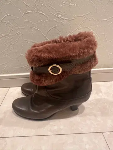 y2k 브라운 퍼 숏부츠