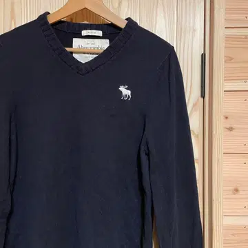 Abercrombie & Fitch 네이비 V넥 니트 L