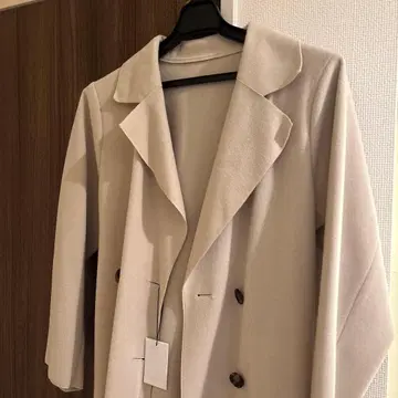 라이트 베이지 더블 브레스트 롱 코트