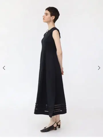 포멀 드레스 블랙 슬리브리스 A라인 원피스