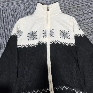 m.f. editorial 눈꽃 패턴 니트 스웨터 M