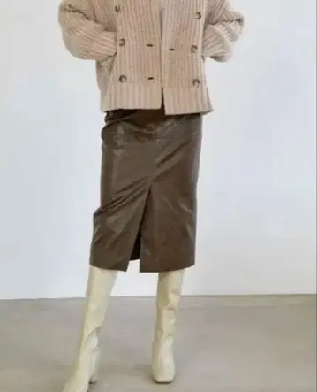 한국 브랜드 ELBORN 엘르브라운 가죽 슬릿 타이트 스커트