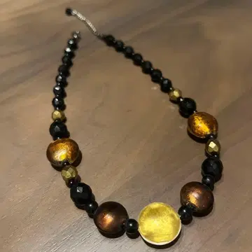 도나텔라 펠리니의 시크한 목걸이 Donattella Pellini