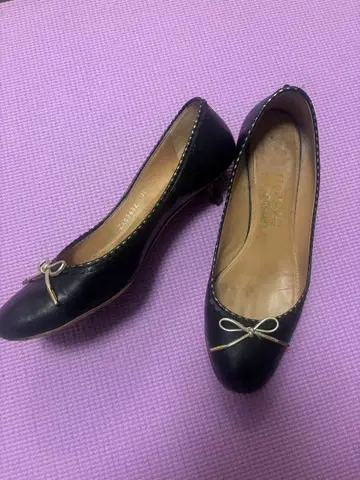 Ferragamo 블랙 펌프스 8 1/2 C