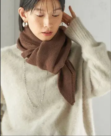 SHIPS 멀티웨이 삼각형 스톨 브라운