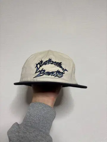 HUF 아이보리 자수 캡