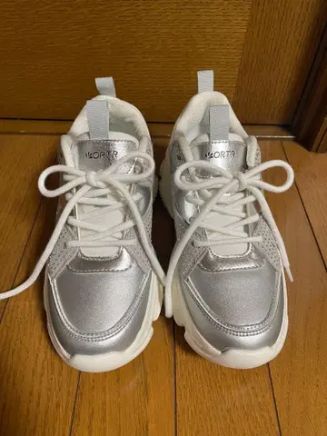 실버 통굽 스니커즈