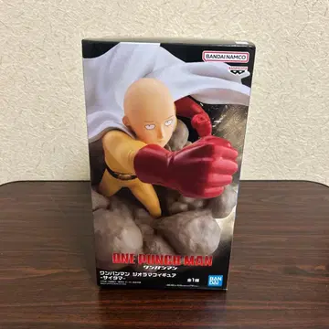원펀맨 사이타마 1/8 동상