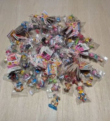 묶음 판매 지역 한정 초파 스트랩 86개 + 초파 피규어 1개