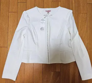 새상품 토카 TOCCA 자켓 화이트 계열 사이즈 M