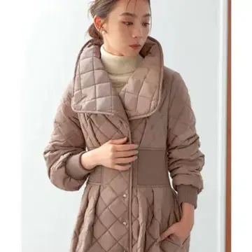 루일 에 부티크 라이트 서모 퀼팅 사이드 리브 코트