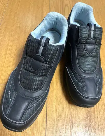 새상품 미사용 FILA 경량 스니커즈 블랙 24cm