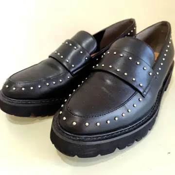 Odette e Odile 스터드 장식 로퍼 23.5cm 새상품급