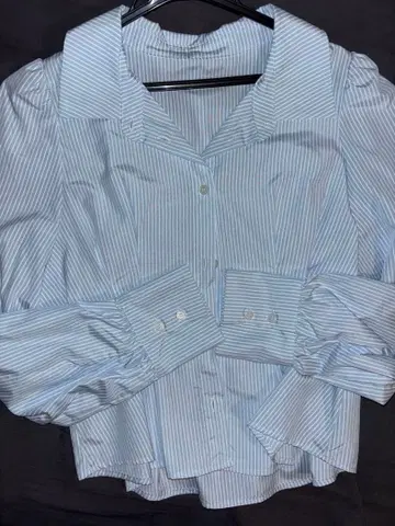 셔츠와 블라우스의 셋업