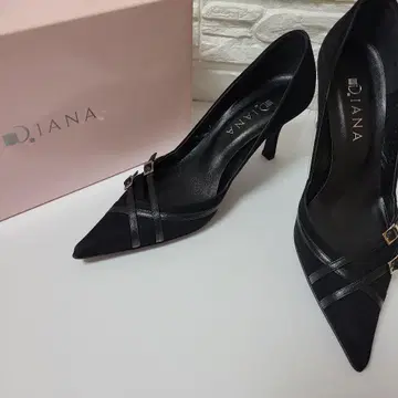 DIANA 블랙 하이힐 펌프스