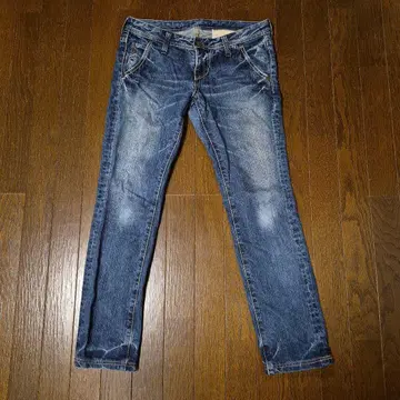 존 불 데님 팬츠 백 포켓 부착