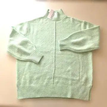 &.NOSTALGIA 터틀넥 니트