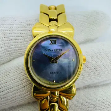 니나리치 쿼츠 쉘 다이얼 0953 손목시계