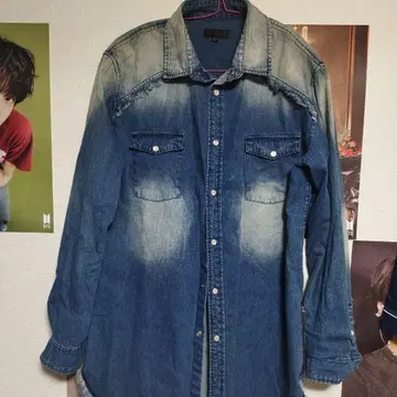 사이드 지퍼가 달린 데님 자켓