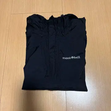 mont-bell(몽벨) 후드 부착 아우터 블랙